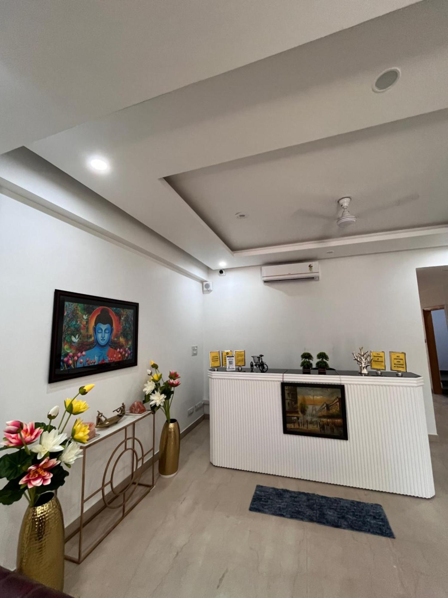 Aamantran Residency Hotel, Sohna Road, Sector 49, Gurugram グルガウン エクステリア 写真