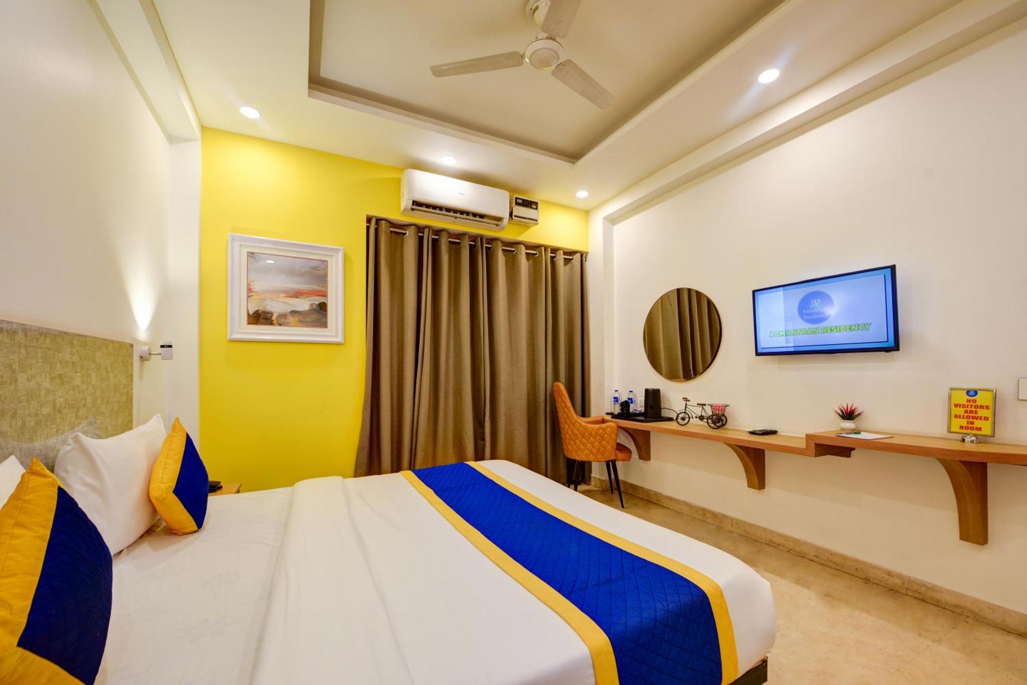 Aamantran Residency Hotel, Sohna Road, Sector 49, Gurugram グルガウン エクステリア 写真