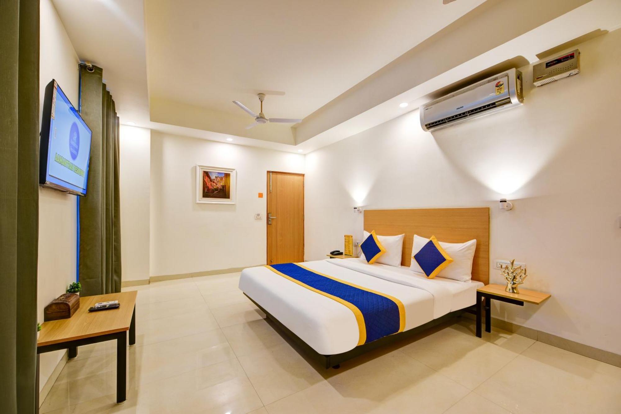 Aamantran Residency Hotel, Sohna Road, Sector 49, Gurugram グルガウン エクステリア 写真
