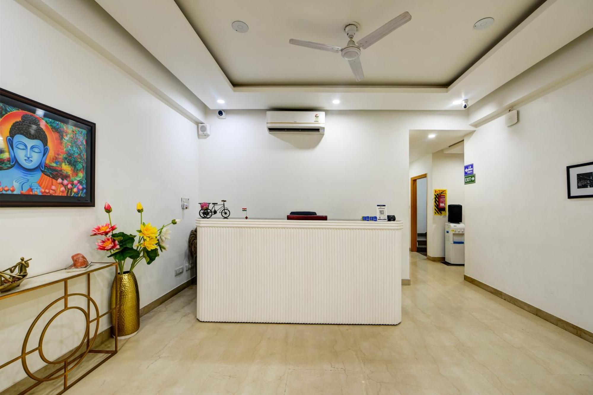 Aamantran Residency Hotel, Sohna Road, Sector 49, Gurugram グルガウン エクステリア 写真