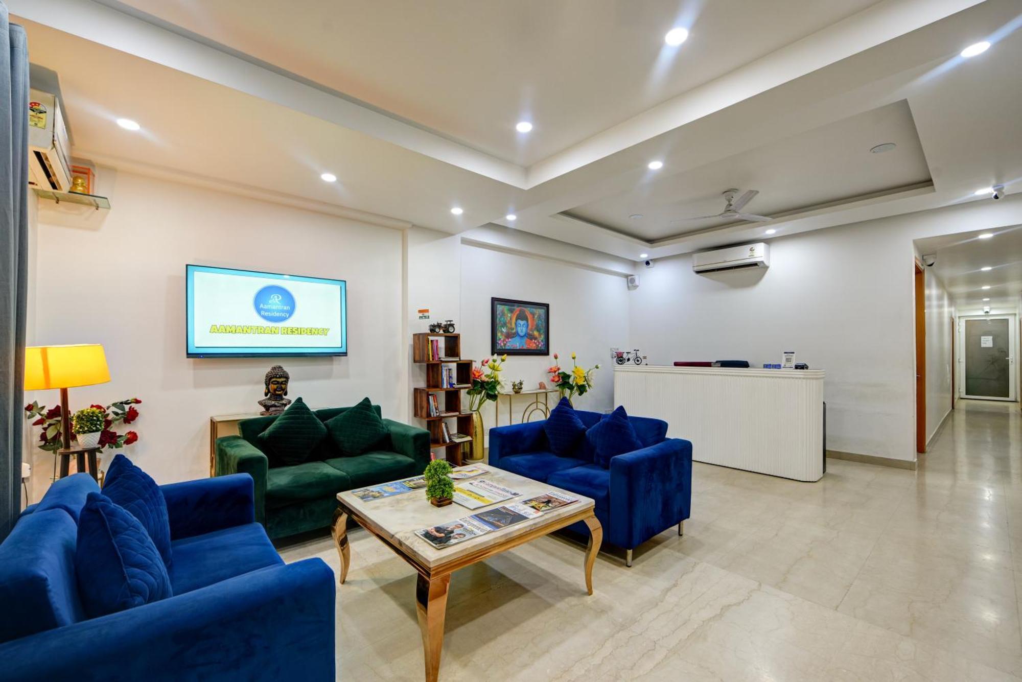 Aamantran Residency Hotel, Sohna Road, Sector 49, Gurugram グルガウン エクステリア 写真