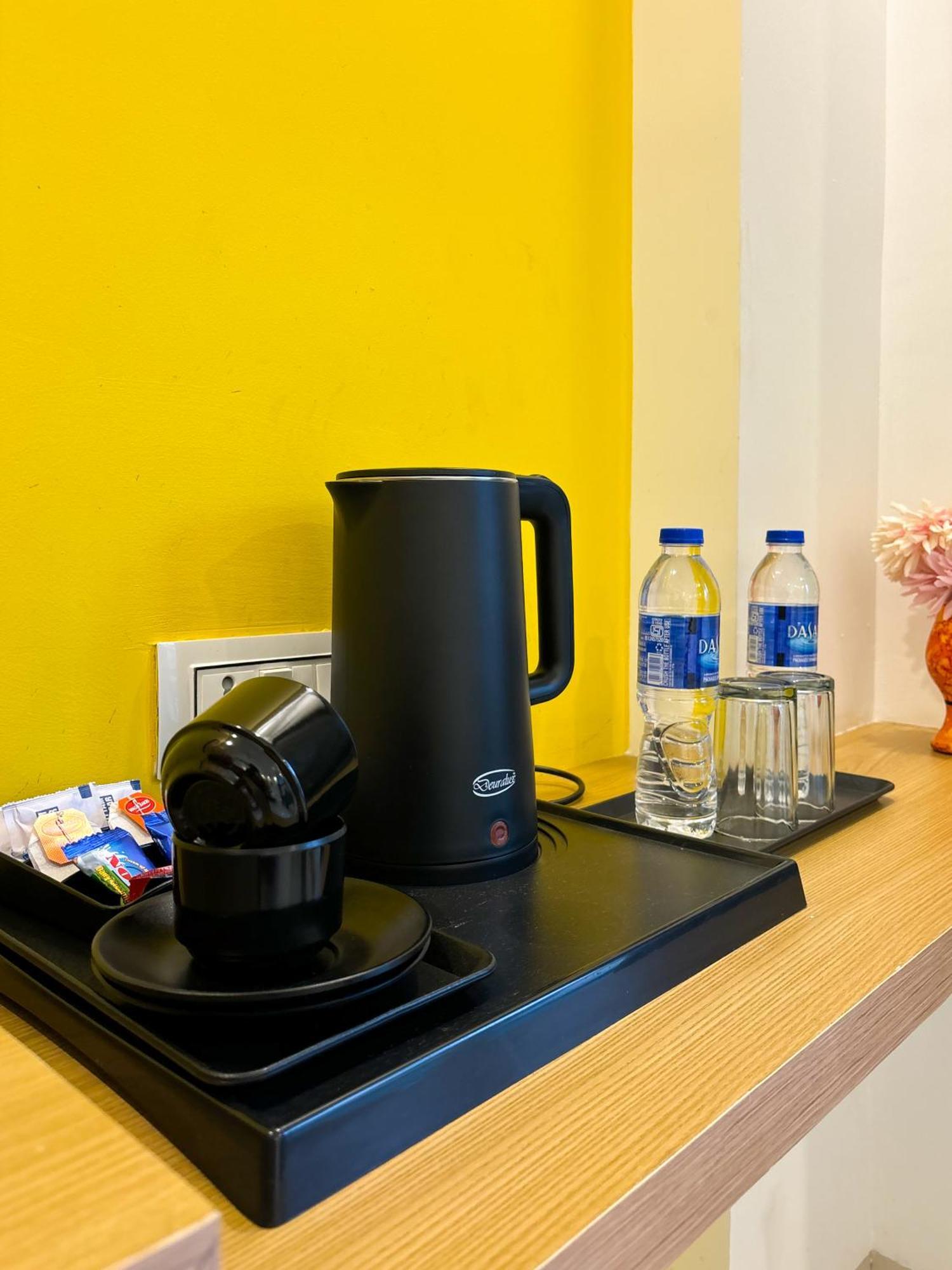 Aamantran Residency Hotel, Sohna Road, Sector 49, Gurugram グルガウン エクステリア 写真