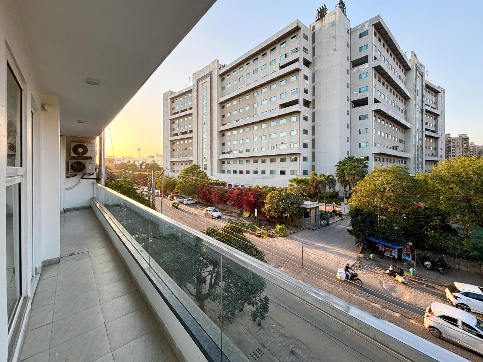 Aamantran Residency Hotel, Sohna Road, Sector 49, Gurugram グルガウン エクステリア 写真